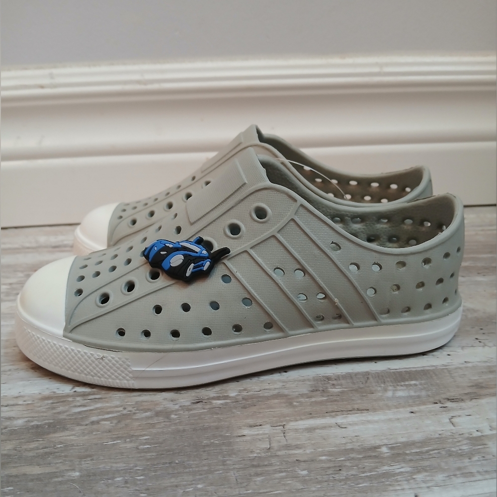 Weestep Toddler Slip On Water Sneaker Sandal Size 11 Grey *NEW*